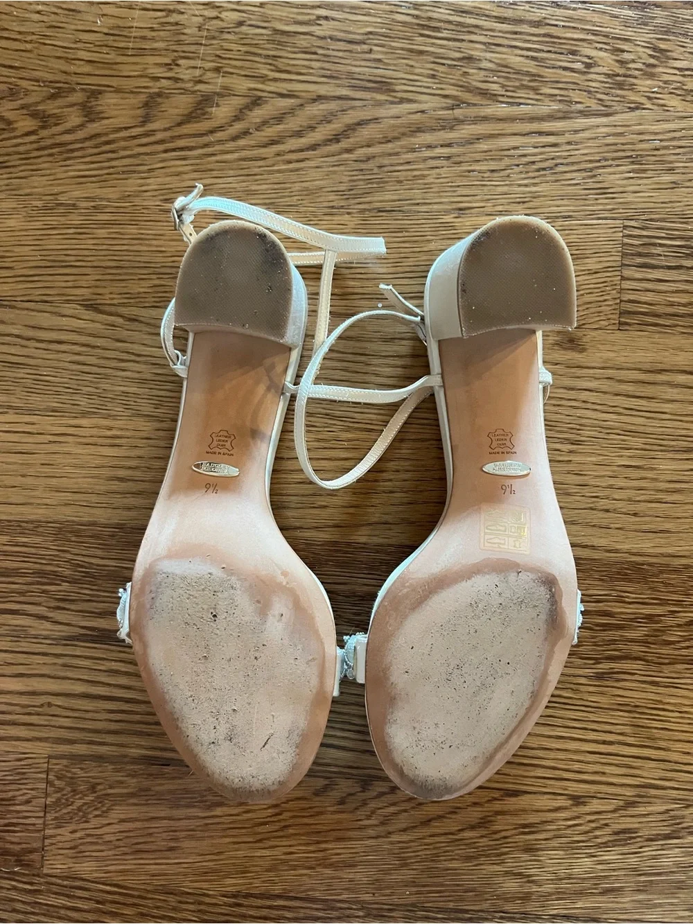 Badgley Mischka Off White Embellished Block Heel Bridal/Wedding Shoes